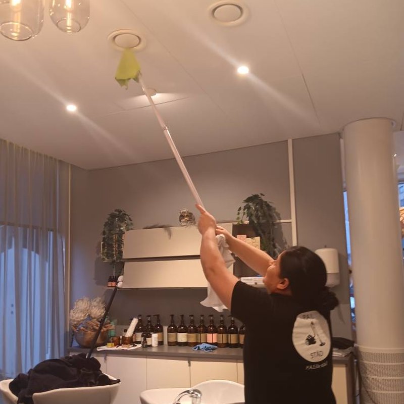 Städfirma Stockholm Palillastäd städare utför professionell köksstädning